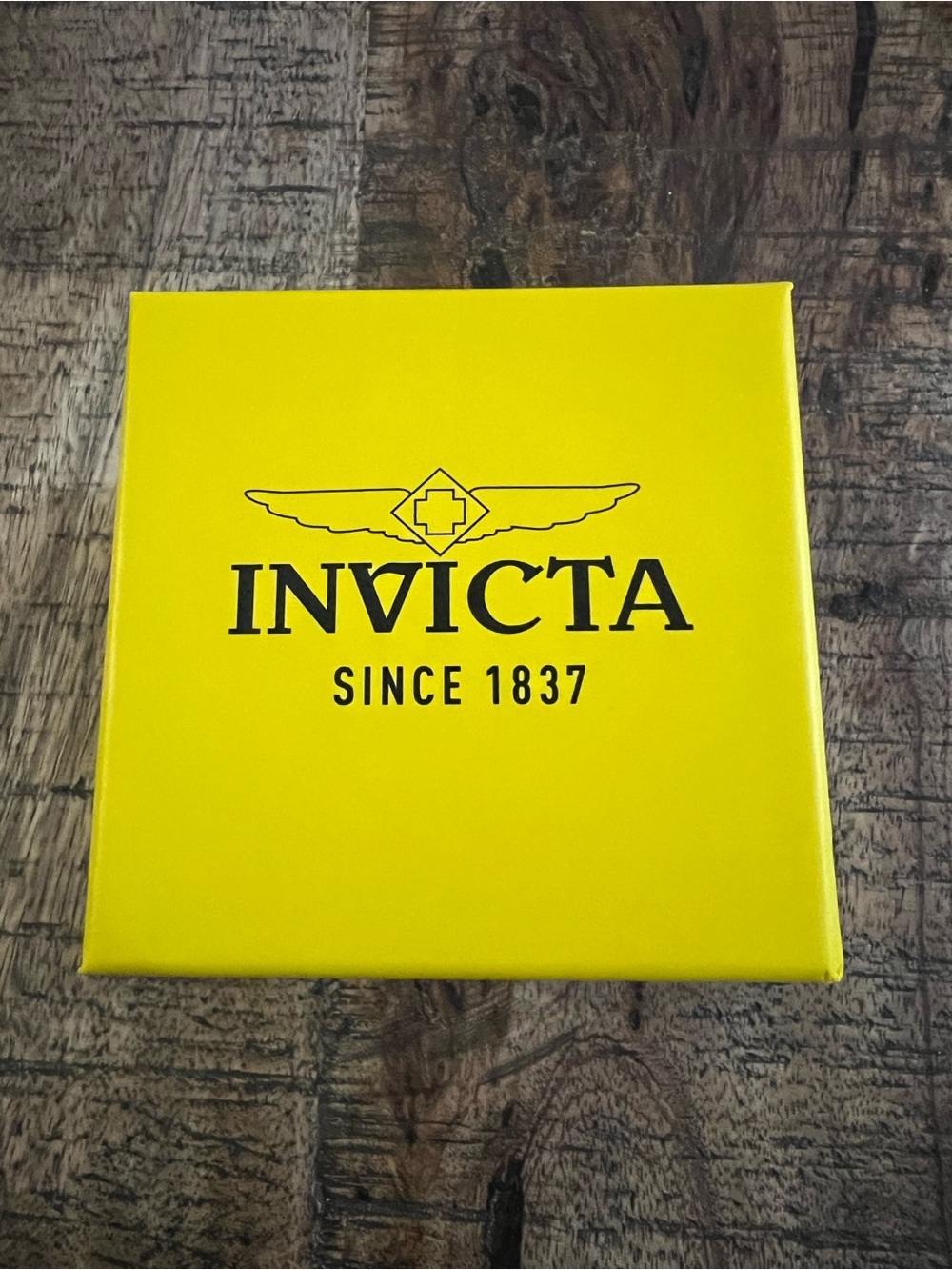 Invicta Racing Valyron Unisex 41mm Yellow Watch NEW! - Picture 6 of 7